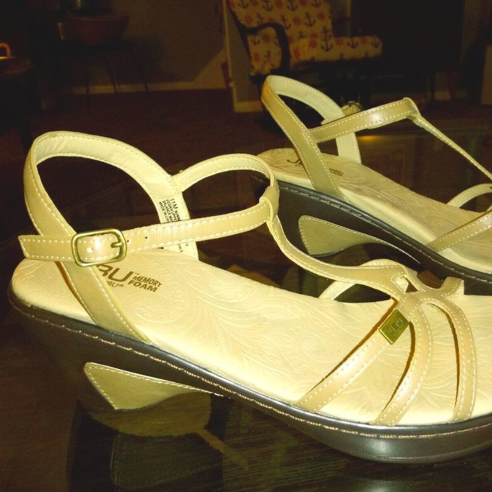 JAMBU JBU WEDGE SANDALS MEMORY FOAM SIZE 11 EUC